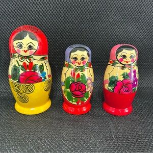 Set Of 3 Russian Nesting Dolls Hand Painted 12 Dolls Beautiful Condition